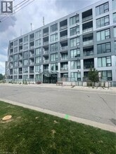 Building Photo - 690 King St W