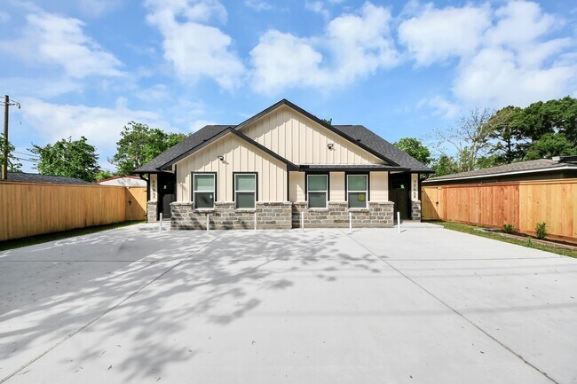 Foto del edificio - 7066 Villa Dr