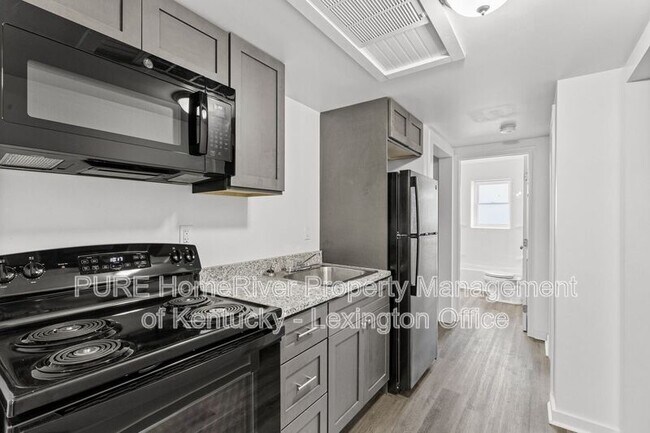 Foto del edificio - 725 E College St