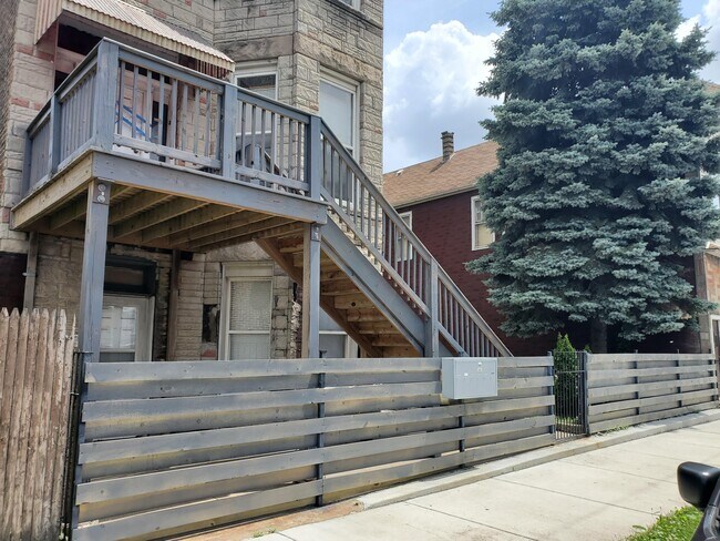 Building Photo - 3405 S Ashland Ave