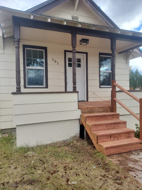 Primary Photo - 101 Larabie St