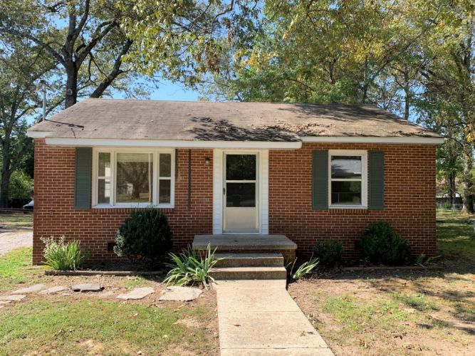 Primary Photo - 406 Westside Heights Dr
