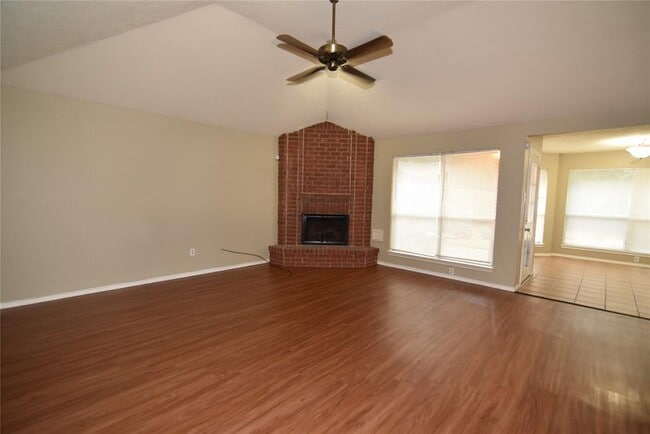 Building Photo - 16306 Maple Downs Ln