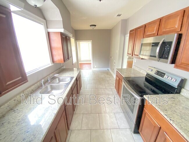 Building Photo - 861 Cypress Dr