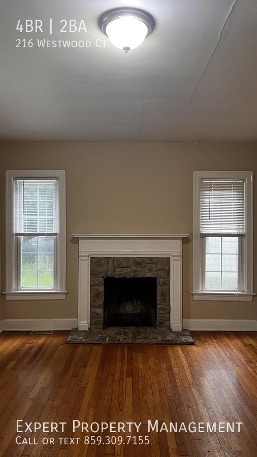 Foto del edificio - 216 Westwood Ct