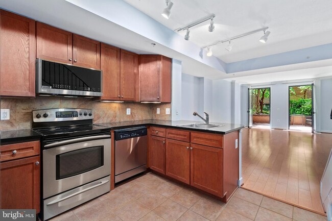 Building Photo - 631 D Street NW
