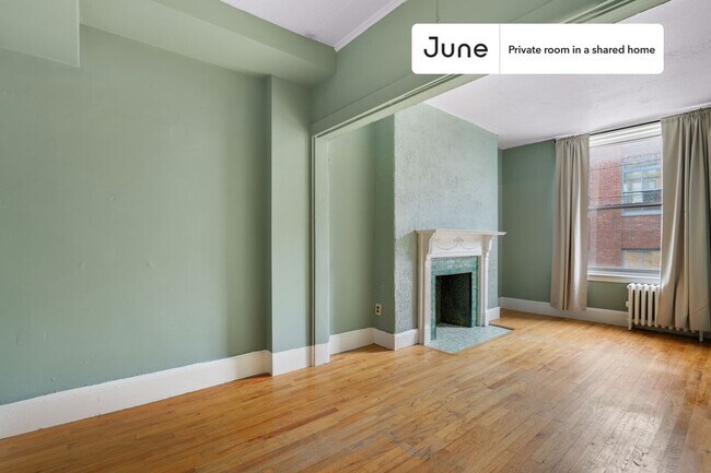 Foto del edificio - Private bedroom in 5 bed/2 bath Home