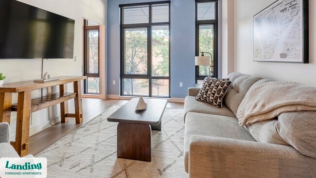 Building Photo - 350 Maple Dr SW