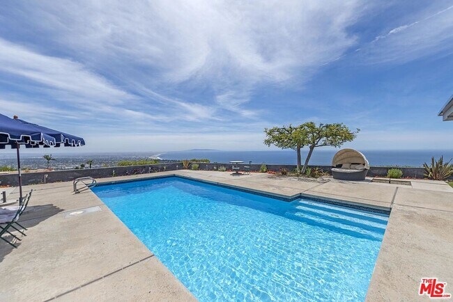 Foto del edificio - 16722 Charmel Ln