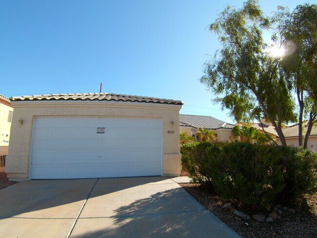 Building Photo - 9032 Via Rancho Dr