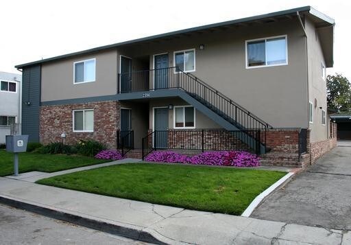 Primary Photo - 2356 Sutter Ave