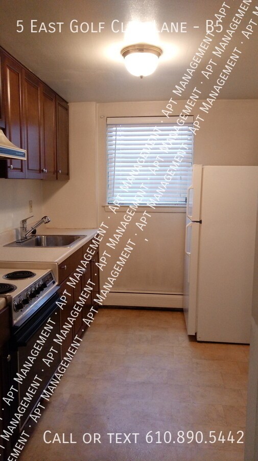 Building Photo - 5 E Golf Club Ln