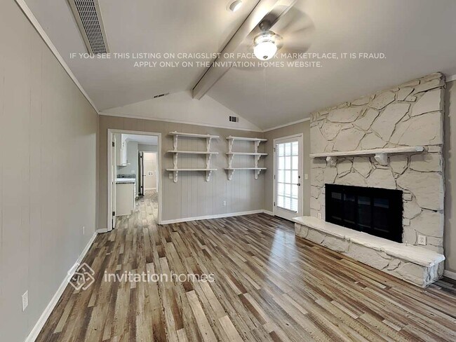 Foto del edificio - 5388 Golfcrest Cir