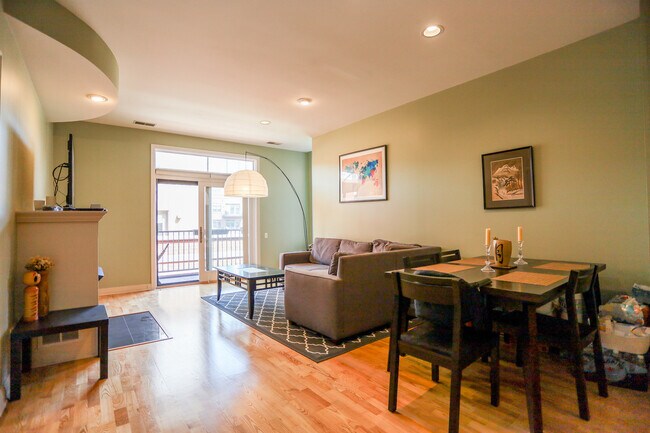 Foto del edificio - 560 W Fulton St
