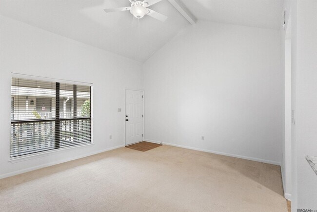 Foto del edificio - 5243 Butter Creek Ln