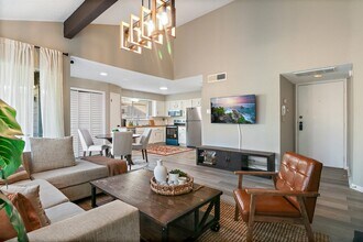 Building Photo - 12400 Overbrook Ln