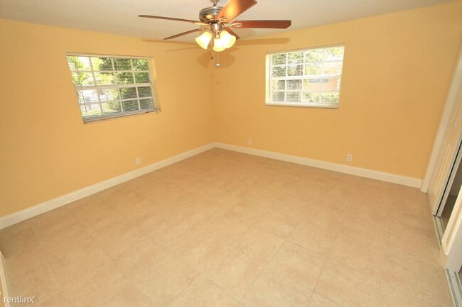 Building Photo - 3 br, 2 bath House - 4420 North Shore Drive