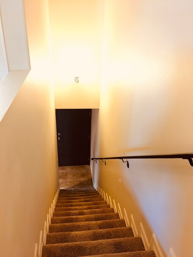 Building Photo - 2410 N Naomi St