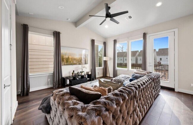 Foto del edificio - 823 Mansfield St