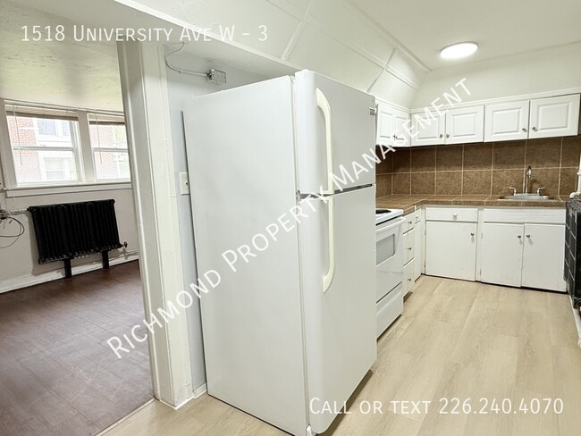 Photo du bâtiment - 1518 University Ave W