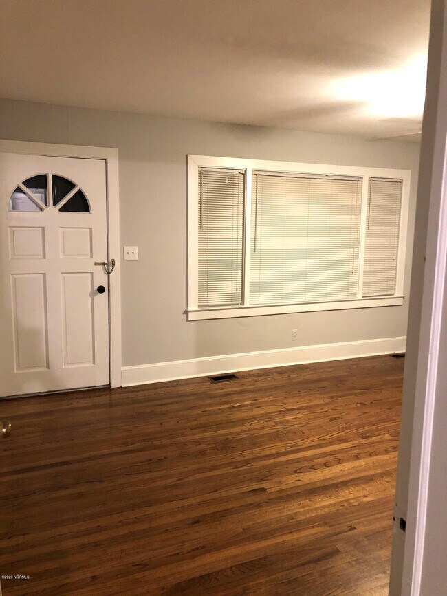 Foto del edificio - 1401 Polk Ave