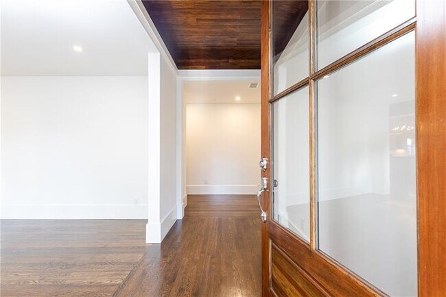 Foto del edificio - 1375 Moores Mill Rd NW