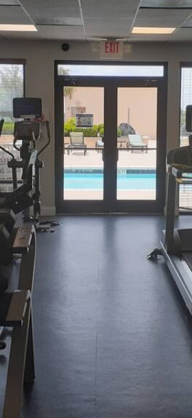 Building Photo - 601 Main