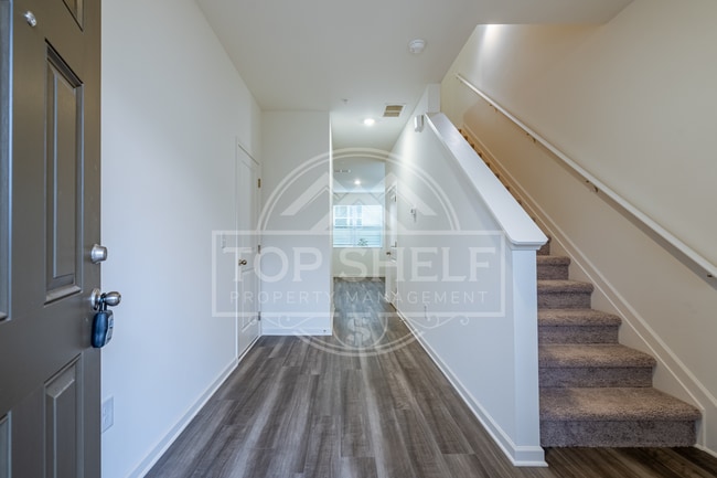 Building Photo - 2010 Ayla Dr