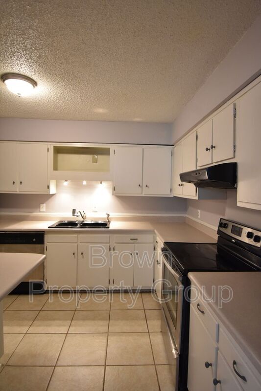 Foto del edificio - 591 Winding Creek Rd