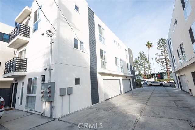 Foto del edificio - 2725 S La Brea Ave