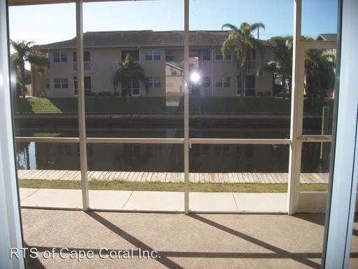 Foto principal - 710 SW 47th St