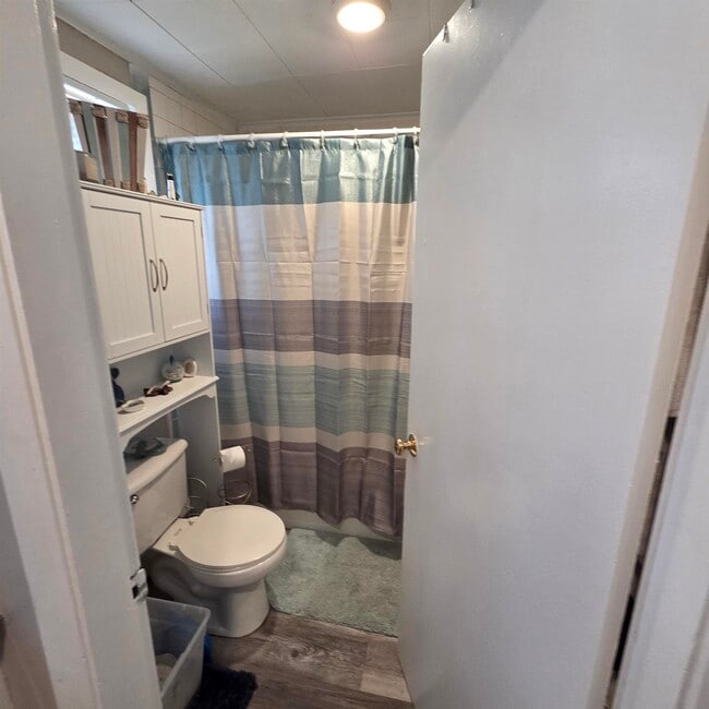 Building Photo - 70 Davis St