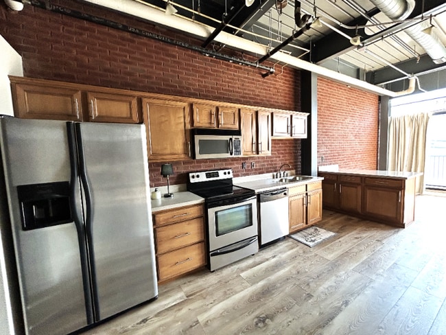 Photo - 515 W Main St Apartment