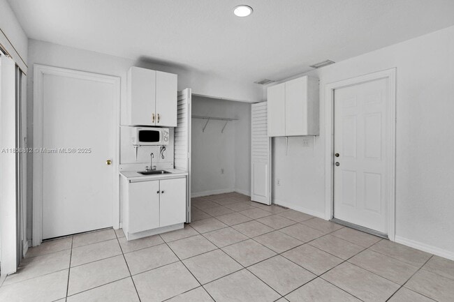 Building Photo - 15251 NW 89th Ave