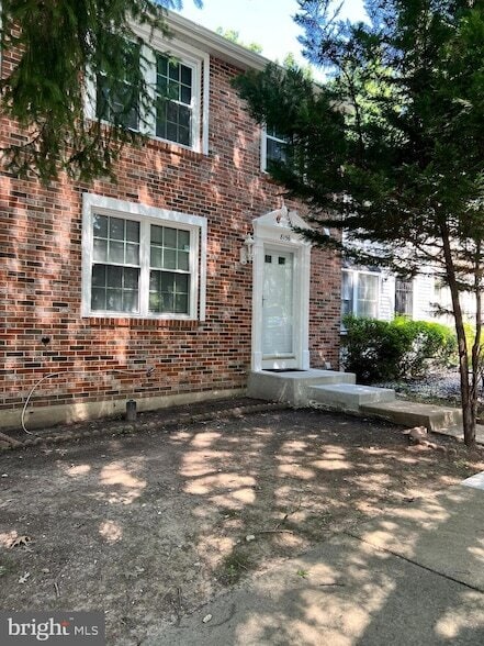 Building Photo - 8156 Dark Den Cir