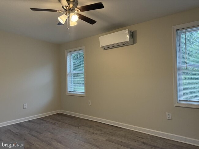 Foto del edificio - 105 Hickman Rd