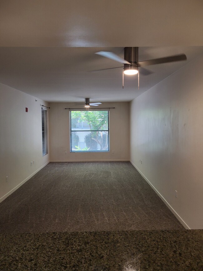 Foto del edificio - 1150 J St