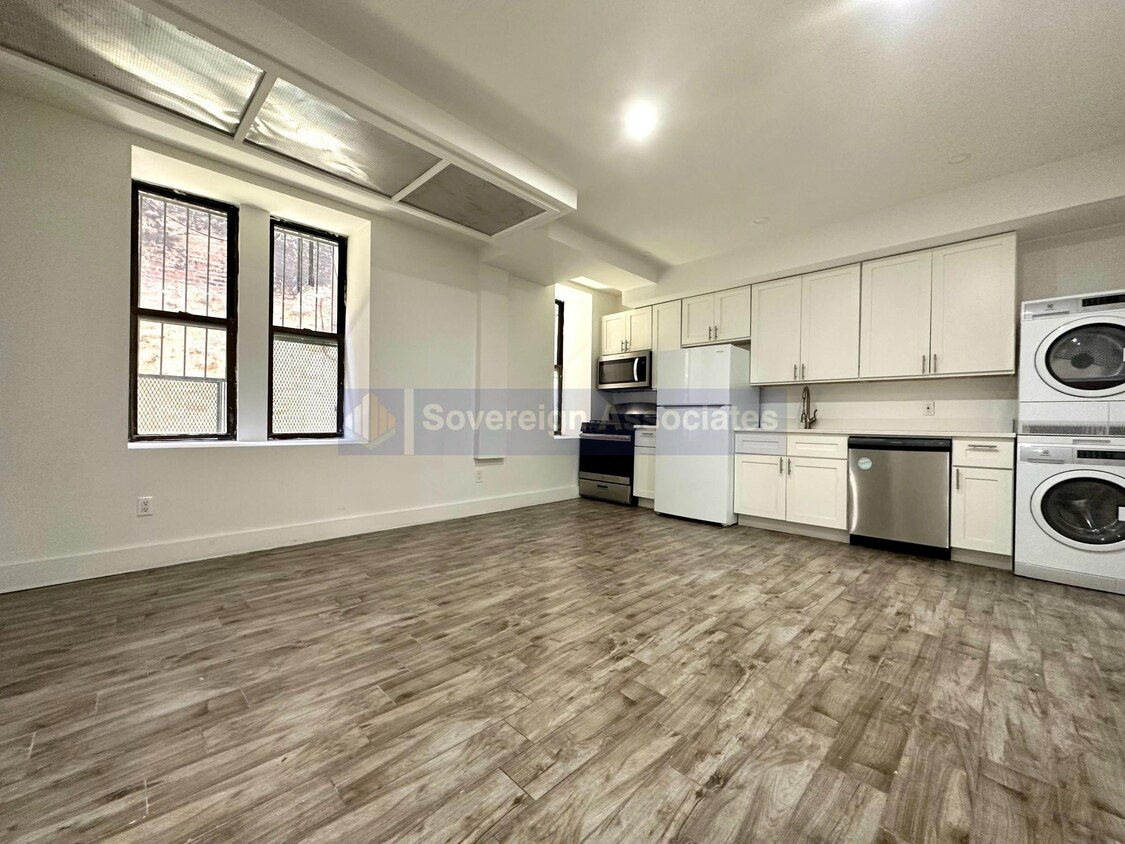 Foto principal - 1469 St Nicholas Ave