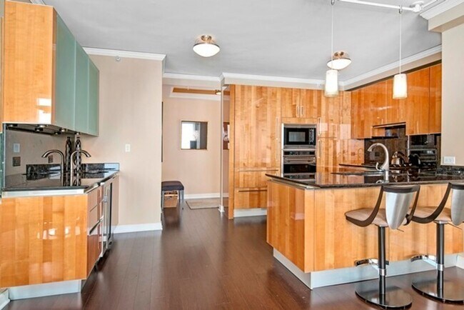 Foto del edificio - Stunning 3b3b Condo Unit in Highly Desired Lake Shore East