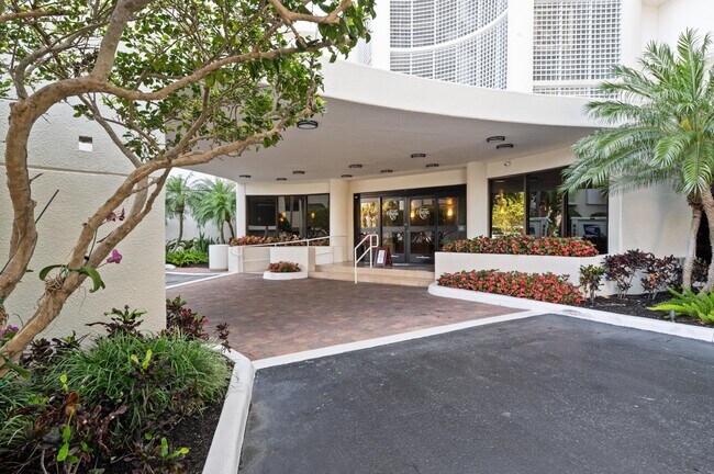 Foto del edificio - 3000 N Ocean Dr