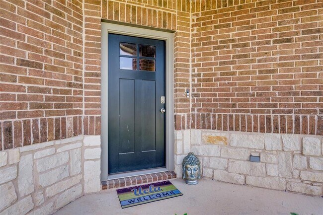 Building Photo - 102 Rainmaker Cv
