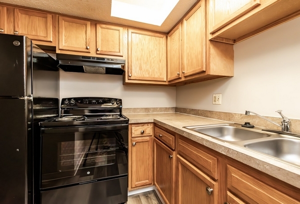 Kitchen - Chandler Commons Apartments