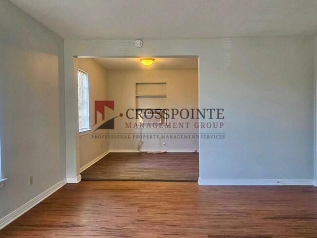 Foto del edificio - 2 bedroom, 1 bathroom duplex!