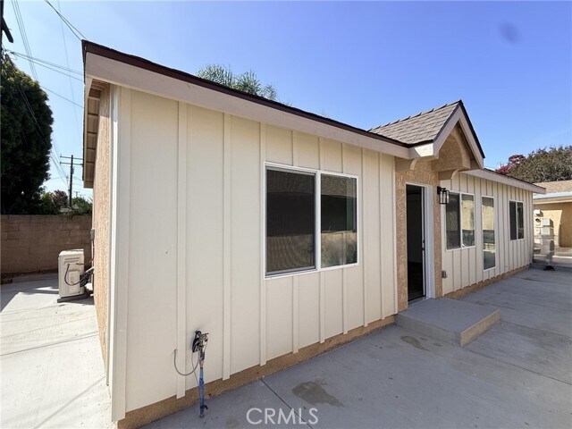 Foto del edificio - 1430 S California Ave