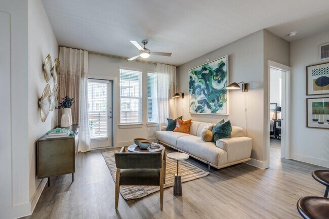 Building Photo - It Just Has That Feel