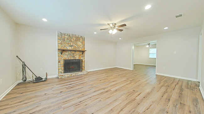 Foto del edificio - 344 Park Way Ct E