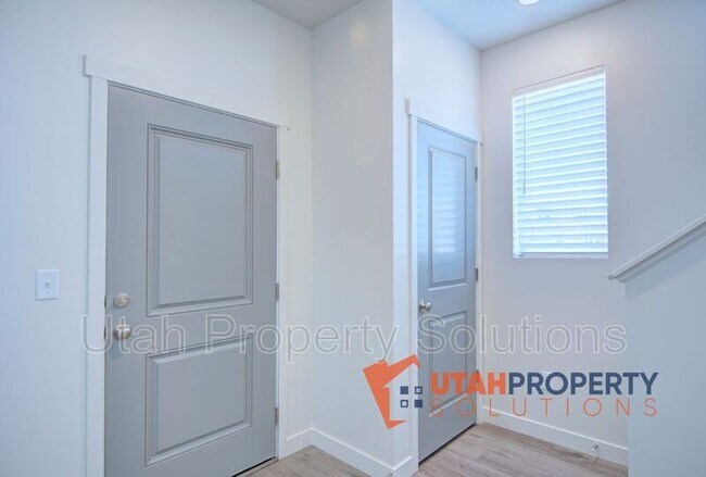 Foto del edificio - 952 W 500 S