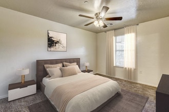 Building Photo - Oak Place