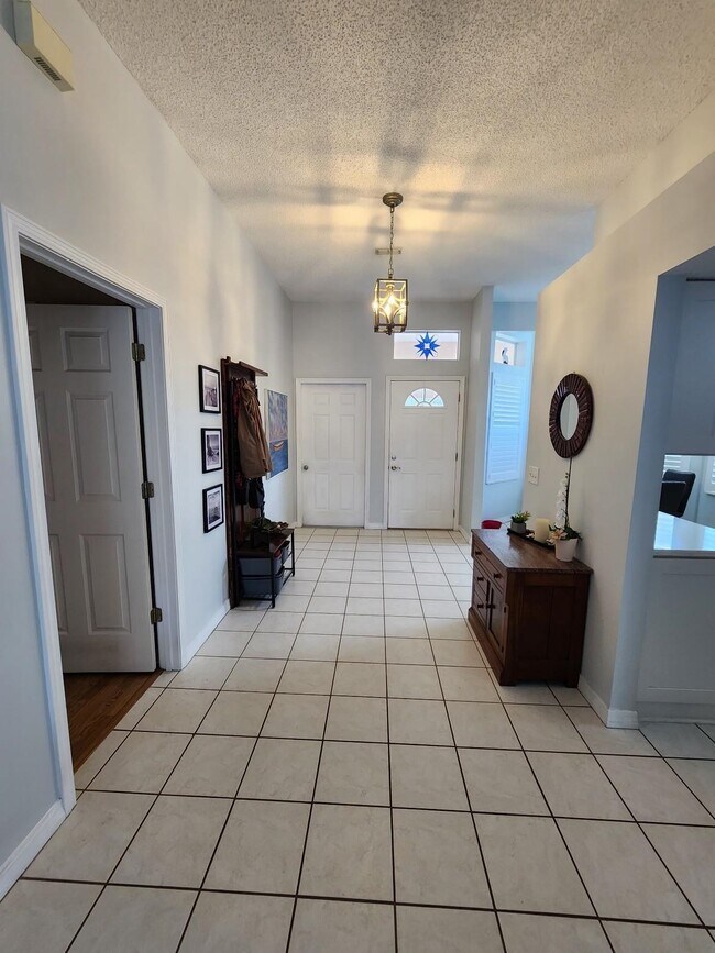 Building Photo - 256 Sea Woods Dr N