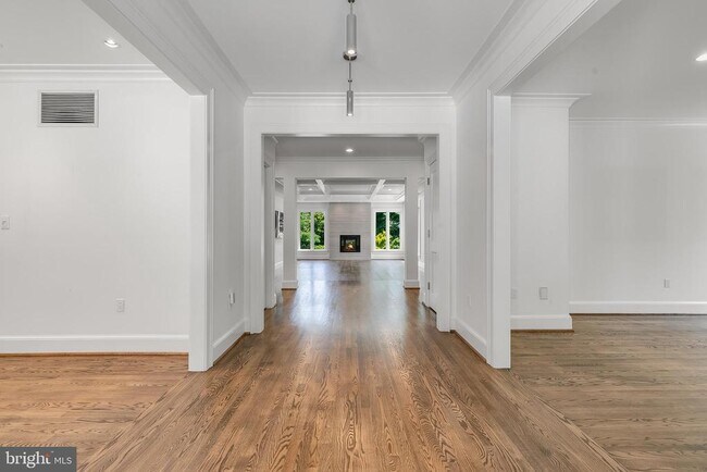 Foto del edificio - 1404 Coventry Ln